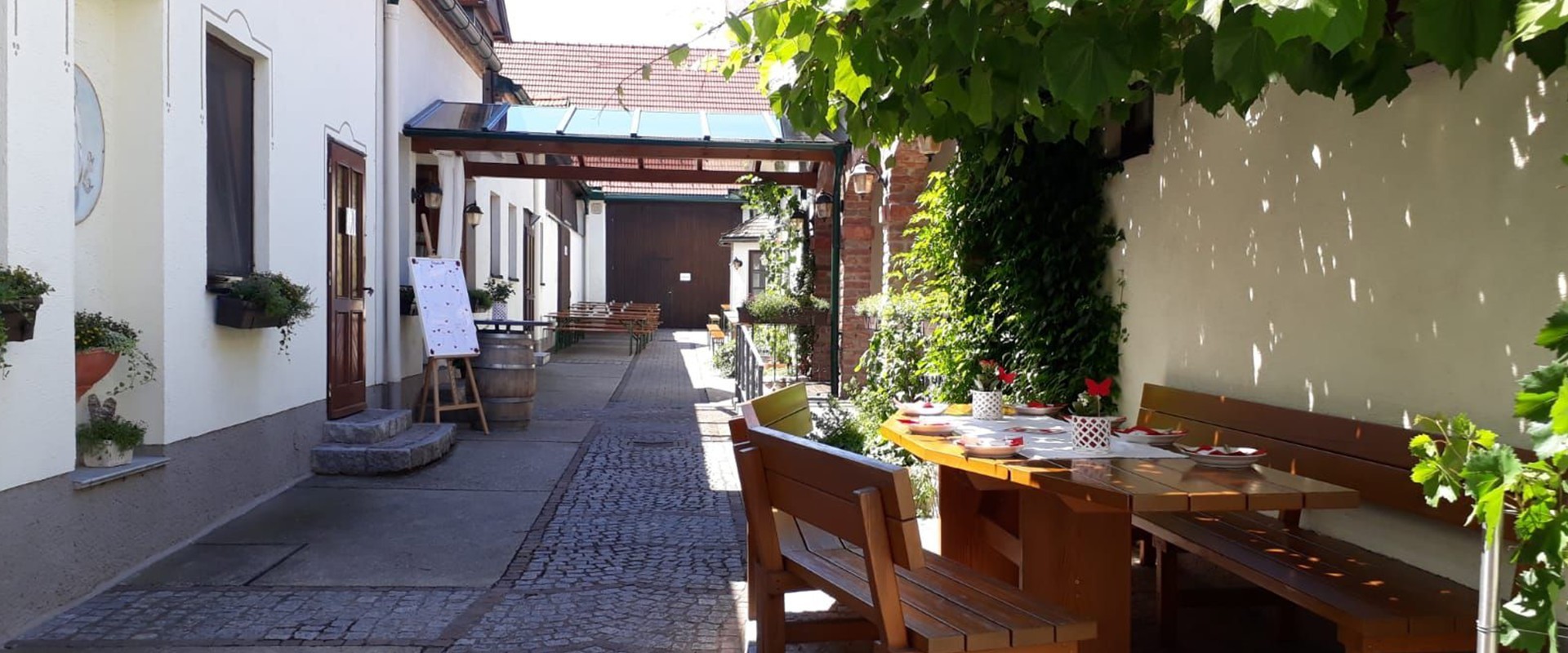 Heurigenschenke Schüller in Rauchenwarth
