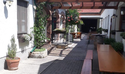 Heurigenschenke Schüller in Rauchenwarth